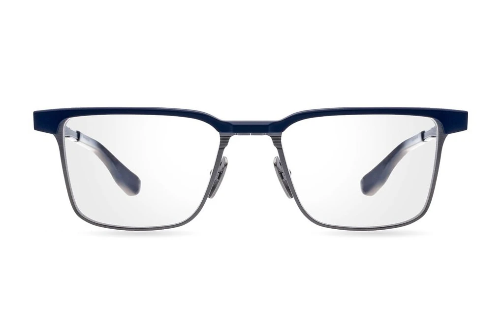 Front view DITA SENATOR-THREE (DTX-137 - 02A)