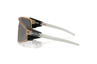 Side view Oakley LATCH PANEL (OO9404 - 940407)