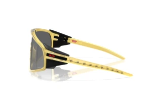 Side view Oakley LATCH PANEL (OO9404 - 940414)
