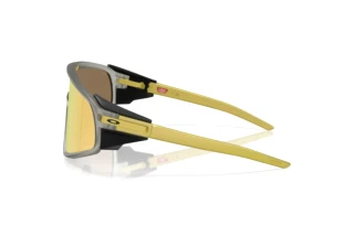 Side view Oakley LATCH PANEL (OO9404 - 940424)
